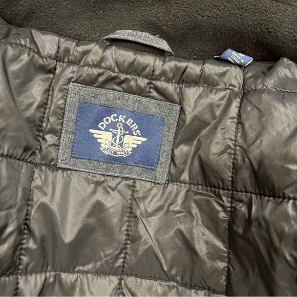 Dockers Men's Soft Shell Stand Collar Zip Front Jacket W/ Attached Fleece Bib - Picture 13 of 16